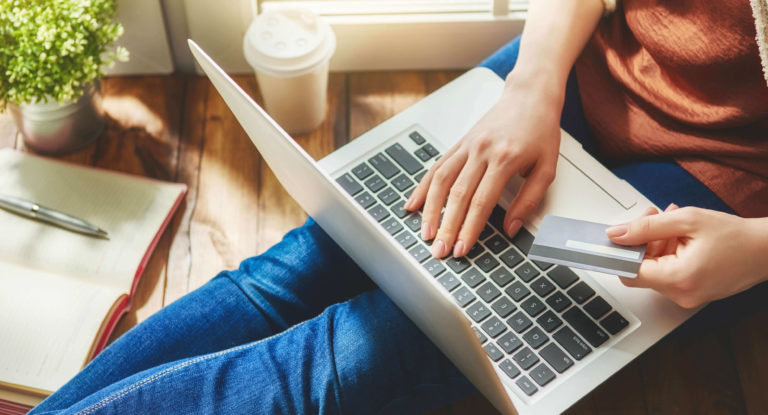 virtual-Person typing on laptop