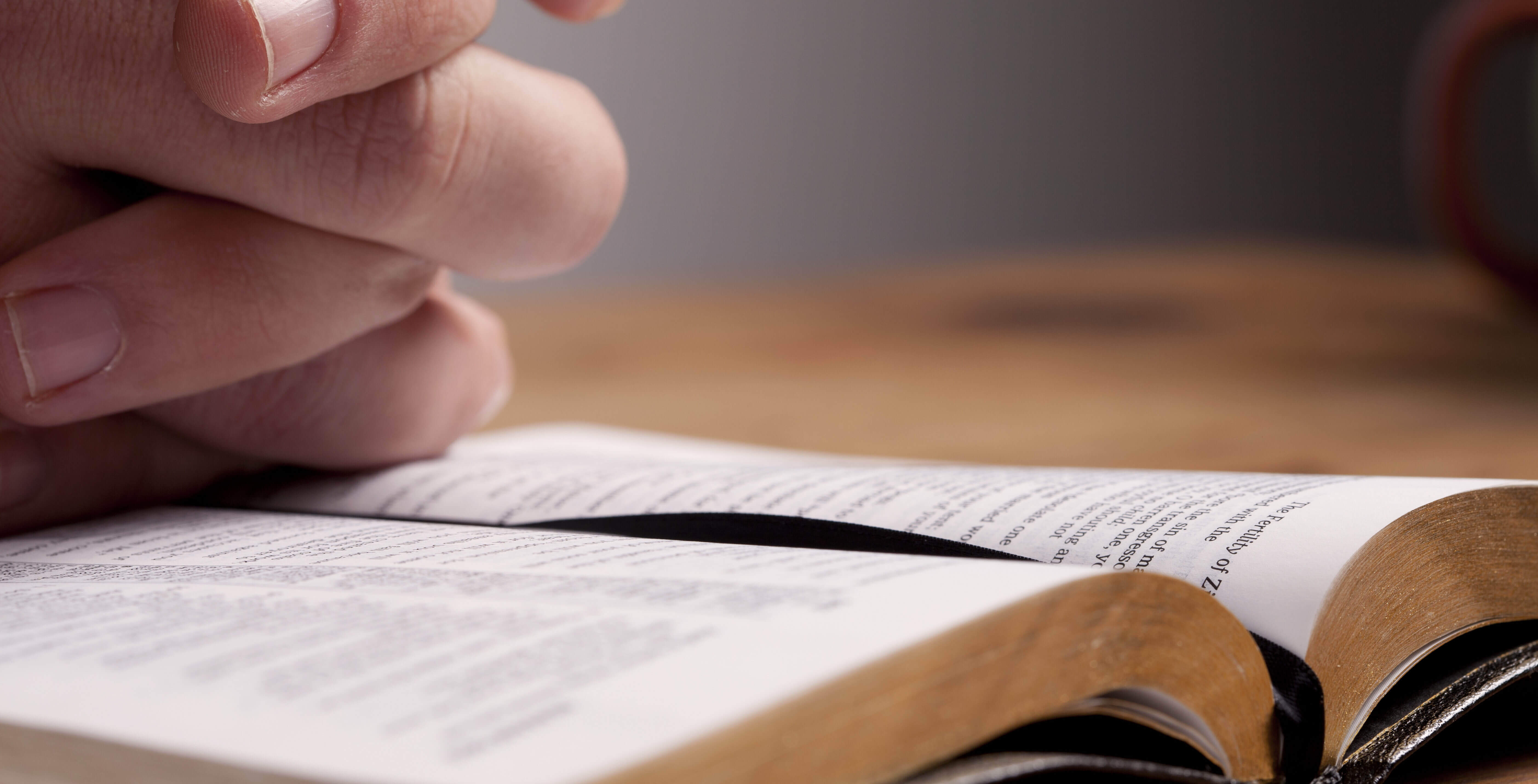 bible praying hands