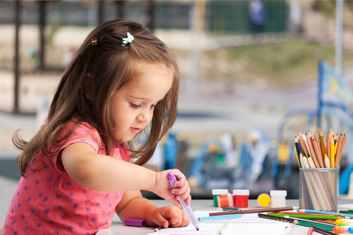 learning-style-girl-coloring-art-craft-back-to-school