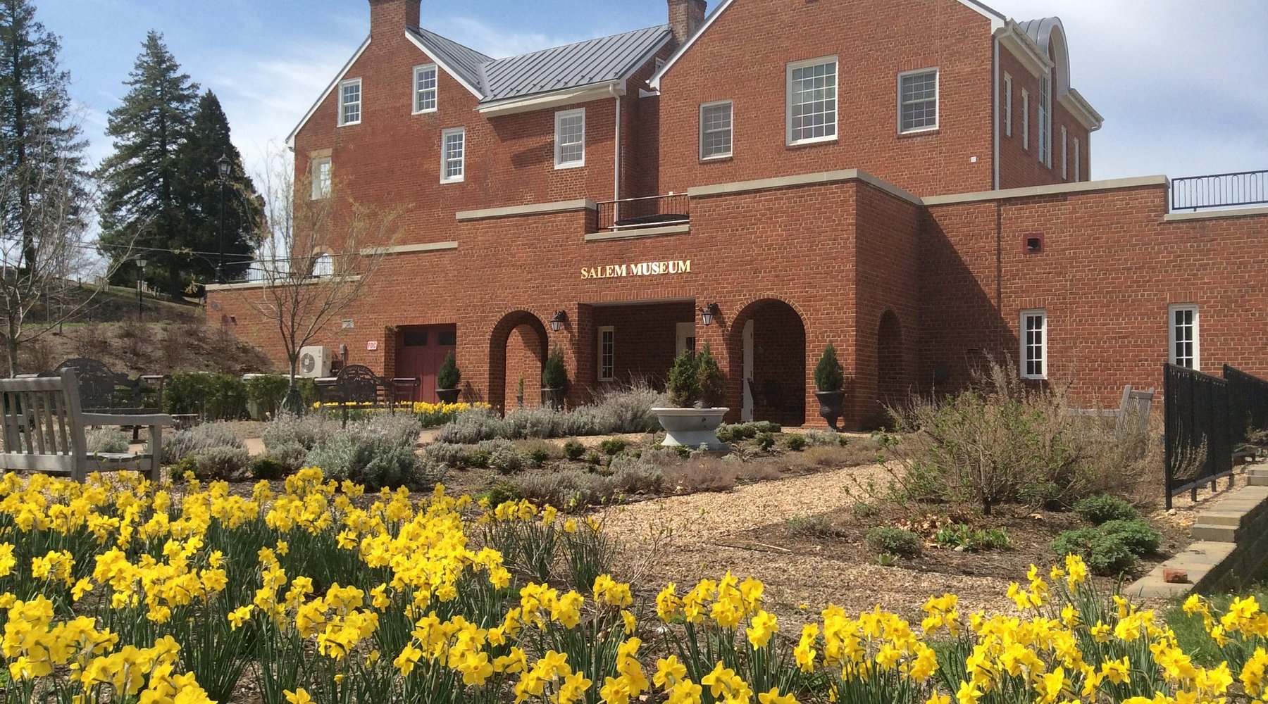 Salem Museum homeschool days main entrance